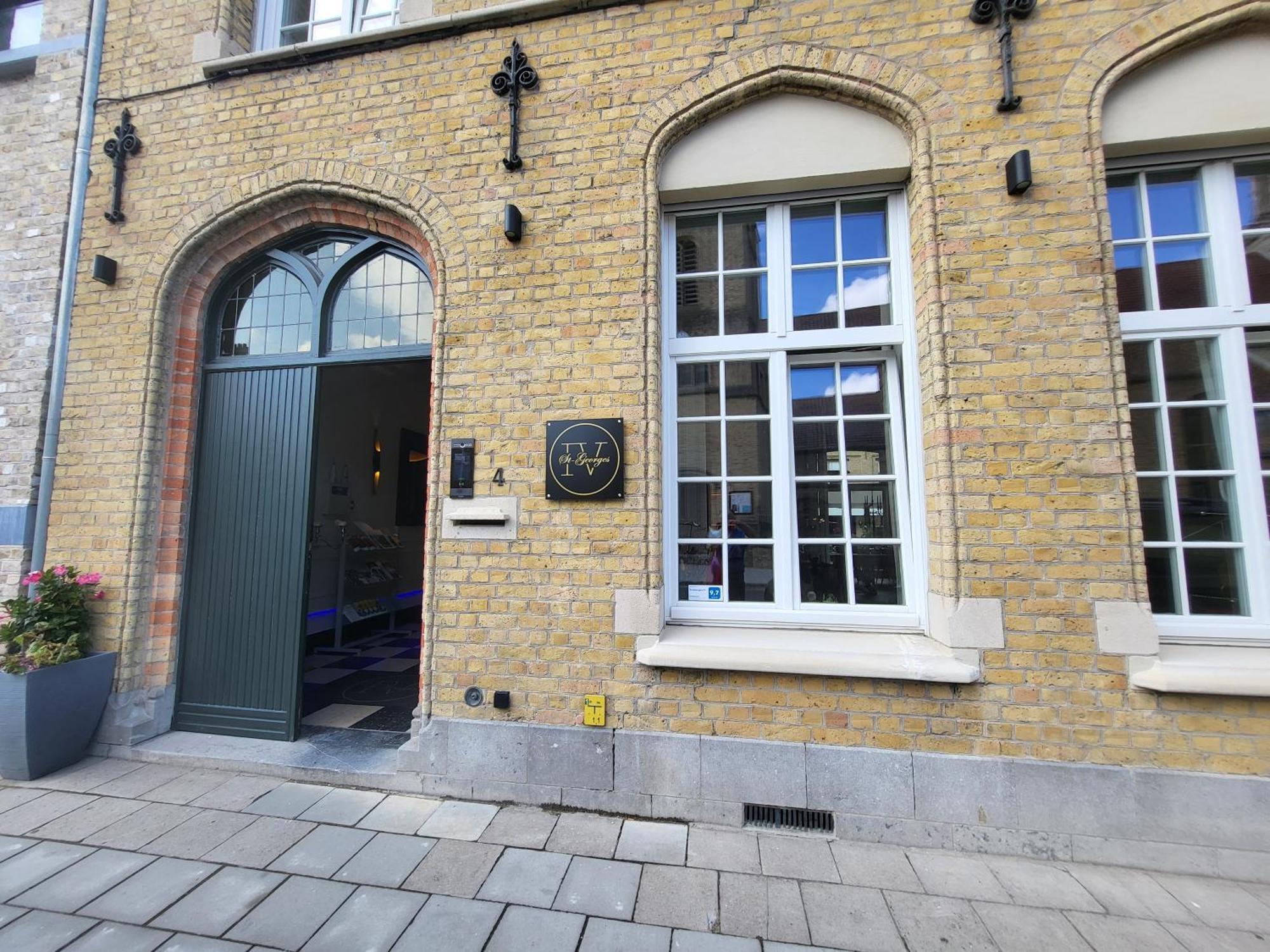 예페르 St-Georges IV B&B 외부 사진